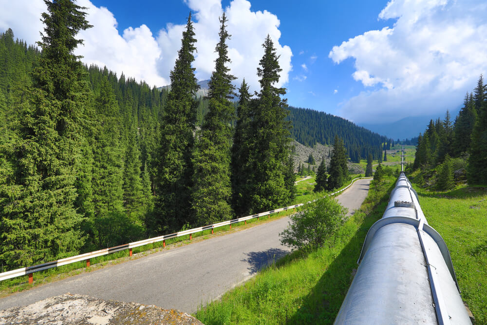 Wibest Broker — Oil Inventory Report: The image illustrates the projected plan of the Trans Mountain pipeline.