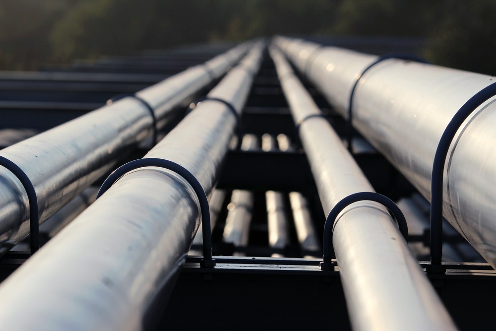Wibest – Oil Prices: Oil pipelines in a refinery.