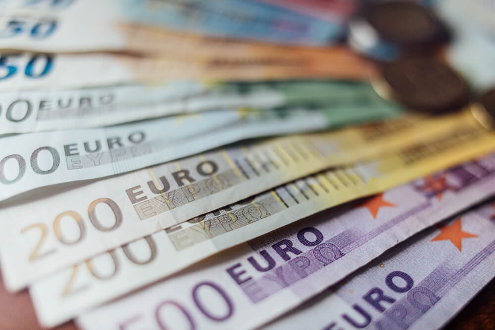 Wibest – Euro Currency: Euro bills