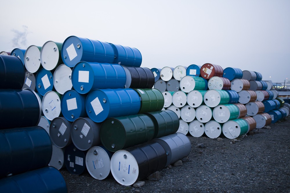 Wibest – Oil Inventory Report: Crude oil barrels stacked up.