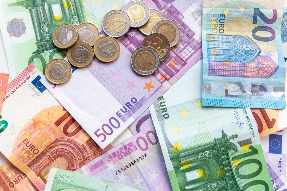 Wibest – German: Euro coins and bills.