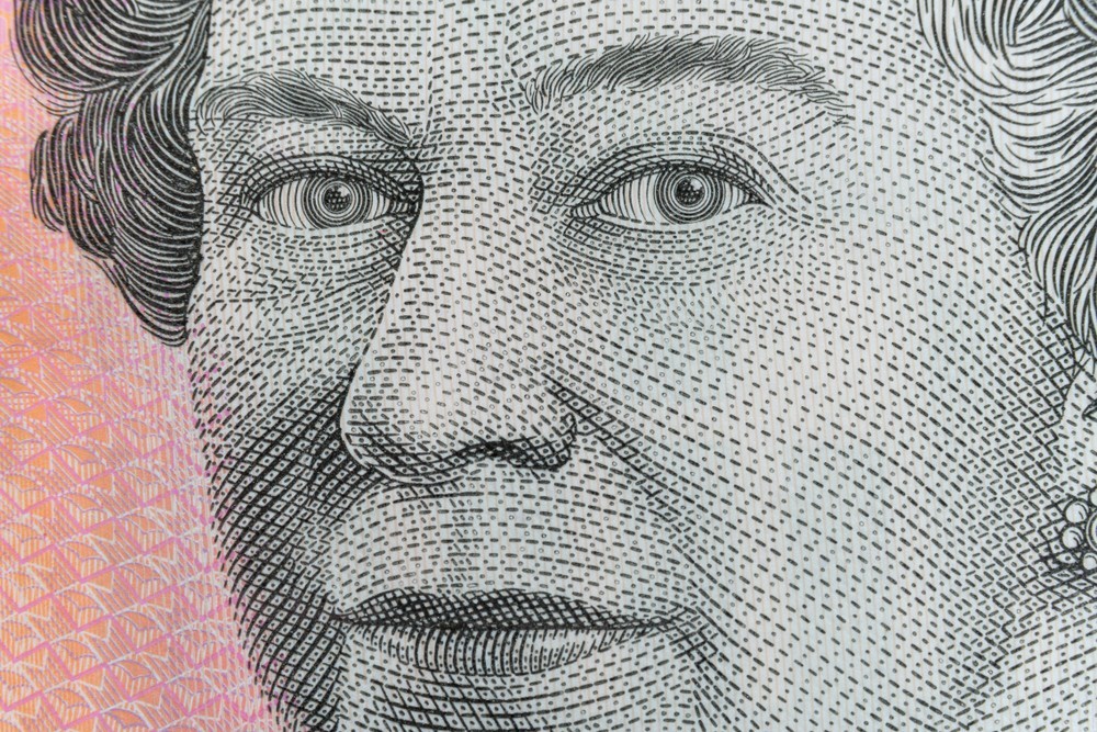 Wibest – Pound Exchange: A close up shot of a pound sterling note.