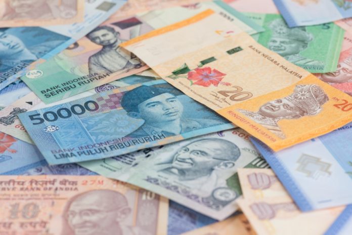 Australian Dollar Hits High Along the Yen; Yuan Drops Down