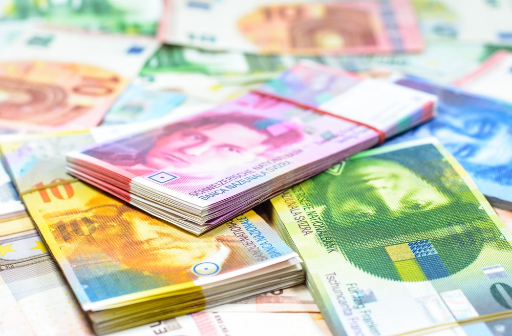 Wibest – Washington: Swiss franc bills.