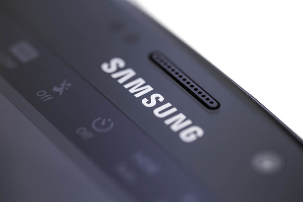 Photo detail of Samsung phone.