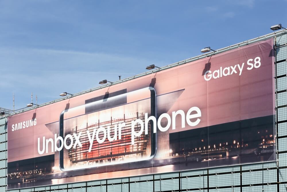 Billboard advertising for Samsung Galaxy S8 covering a facade of a building.