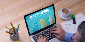 What is day trading? Which strategies can help to succeed?