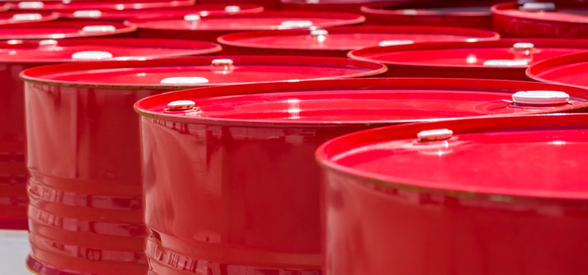 Wibest – Oil and petroleum: Red crude oil barrels.