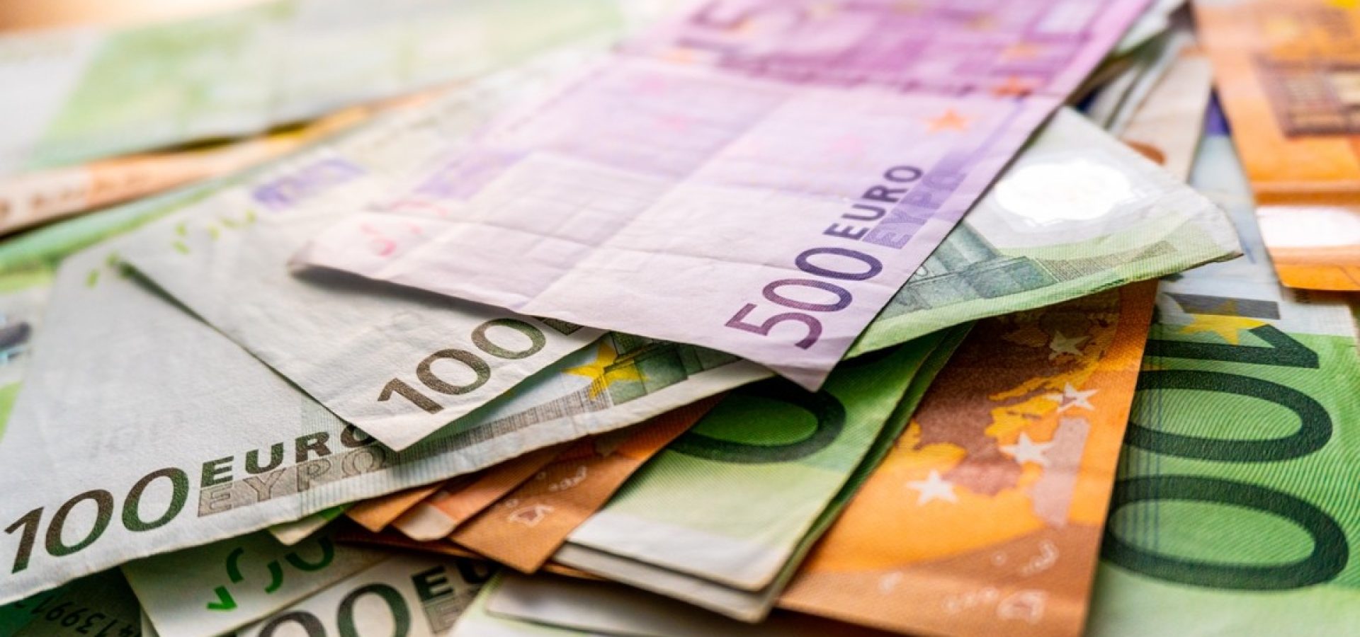 Euro lowered against Dollar. How did other currencies fare?