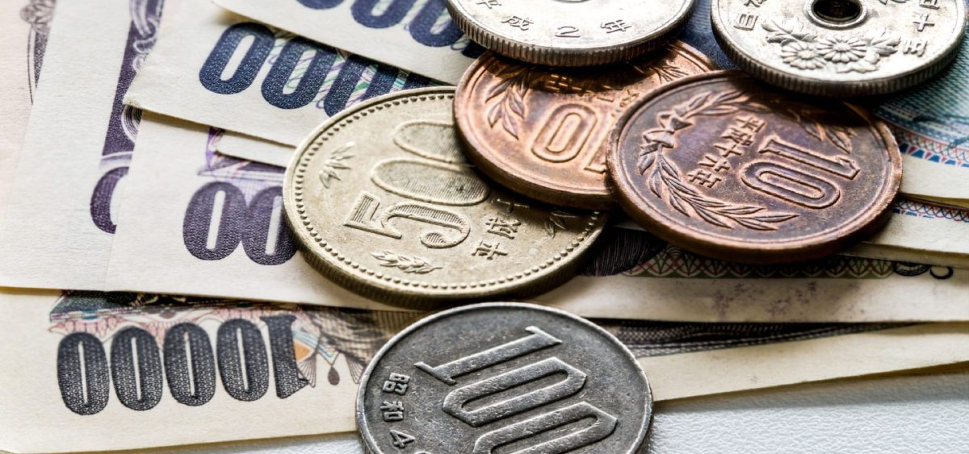 Dollar, japanese Yen and other currencies