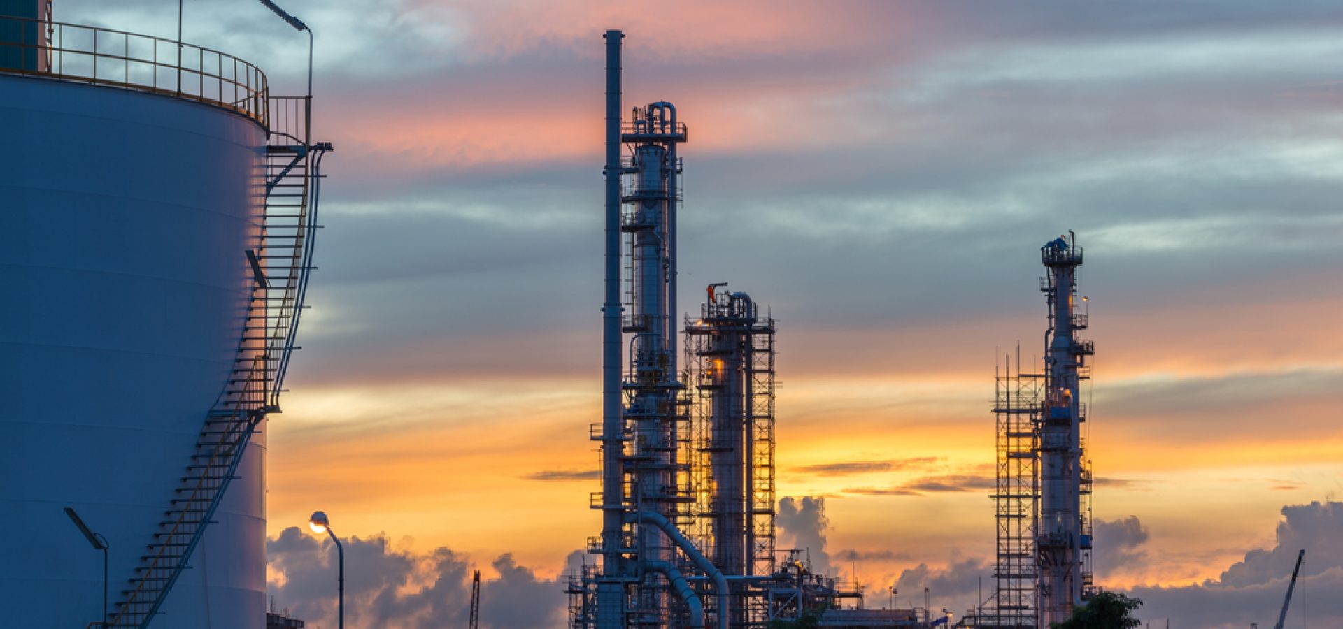 Wibest – Oil Petroleum: Crude oil refinery.