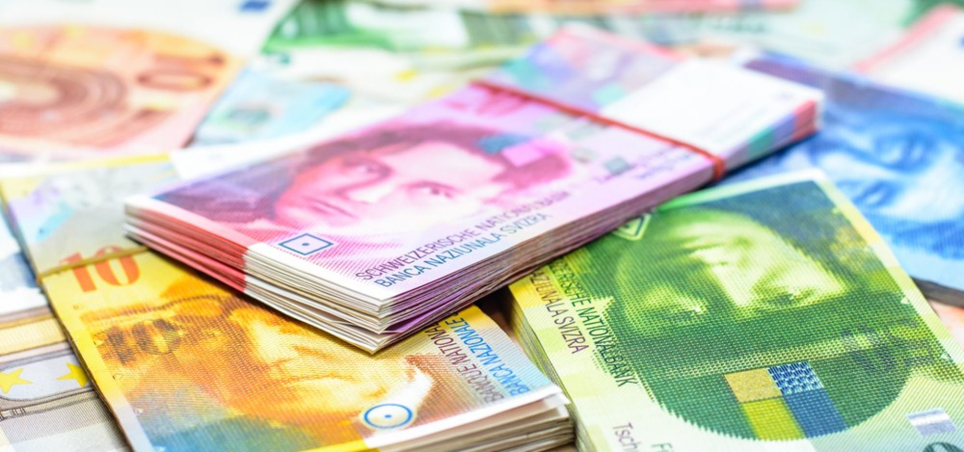 Wibest – Washington: Swiss franc bills.