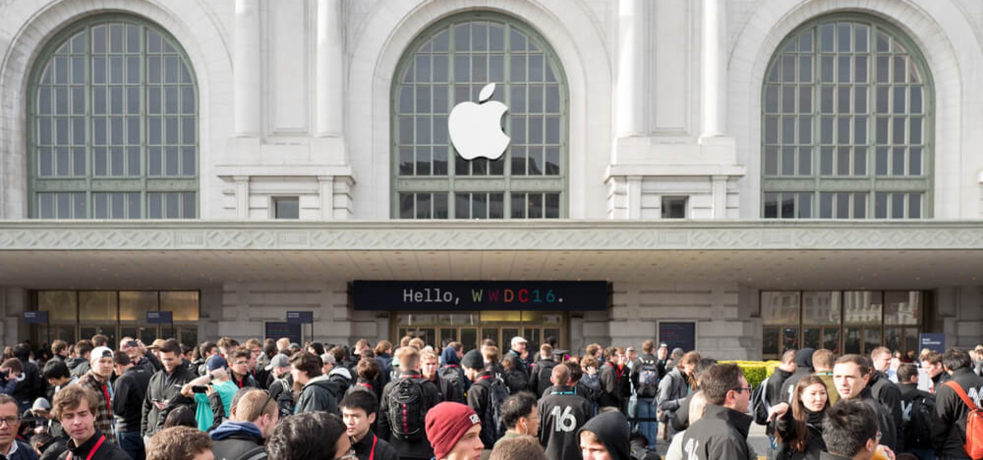 People queueing for the Apple Worldwide Developers Conference.