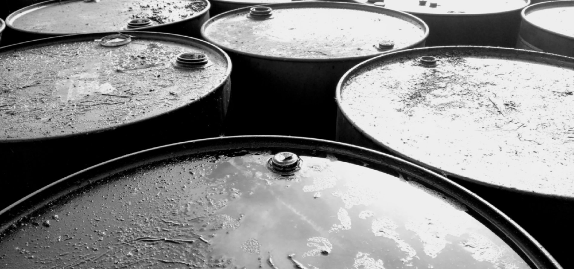 Wibest – Oil and petroleum: Crude oil containers.