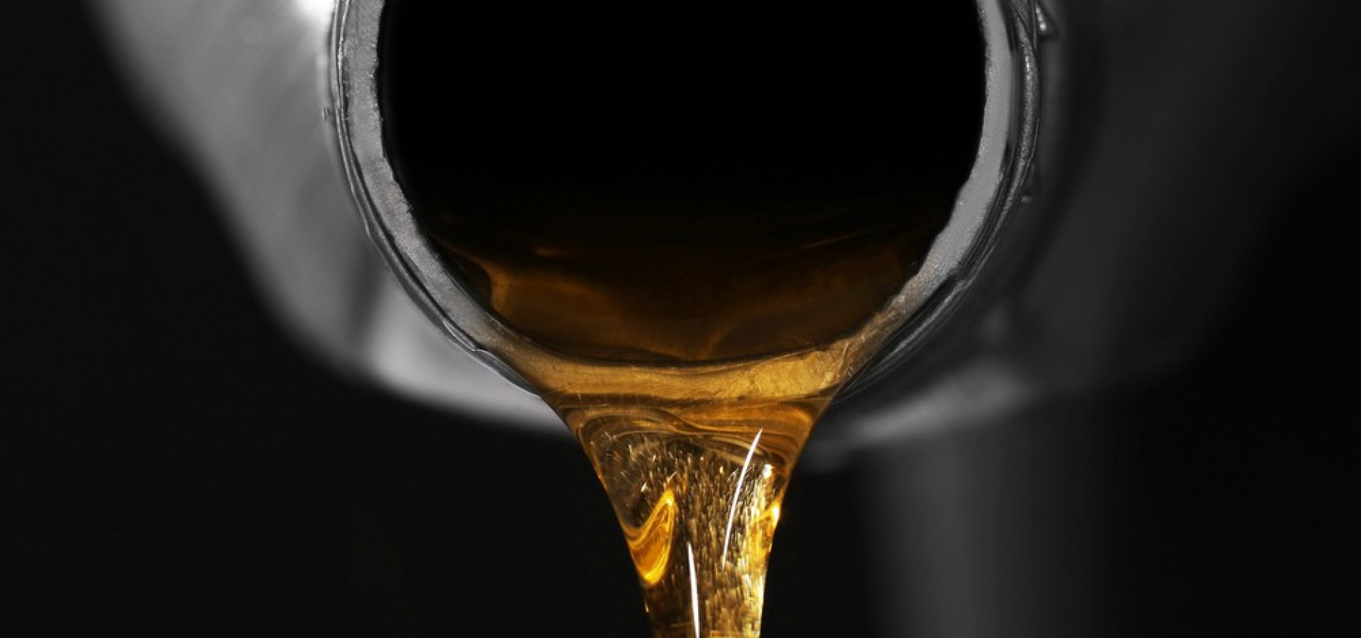 Wibest – Oil and petroleum: Oil poured out of a container.