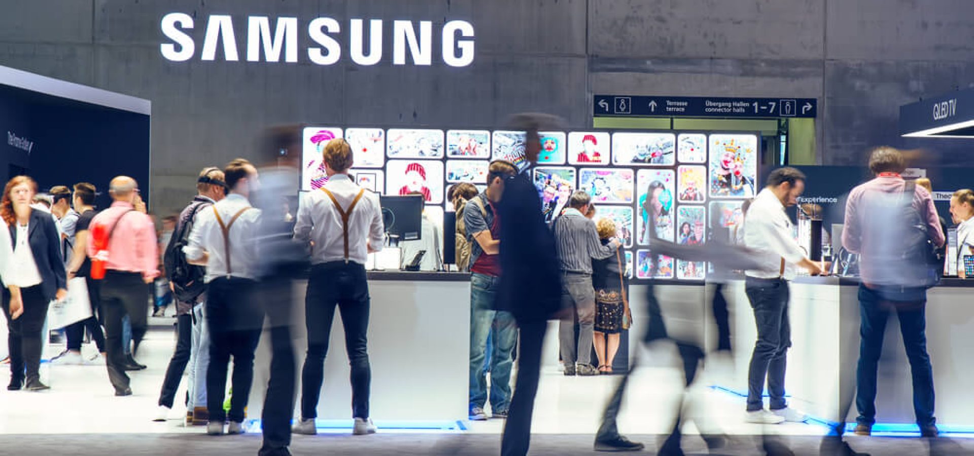 Samsung: Samsung exhibition pavilion.