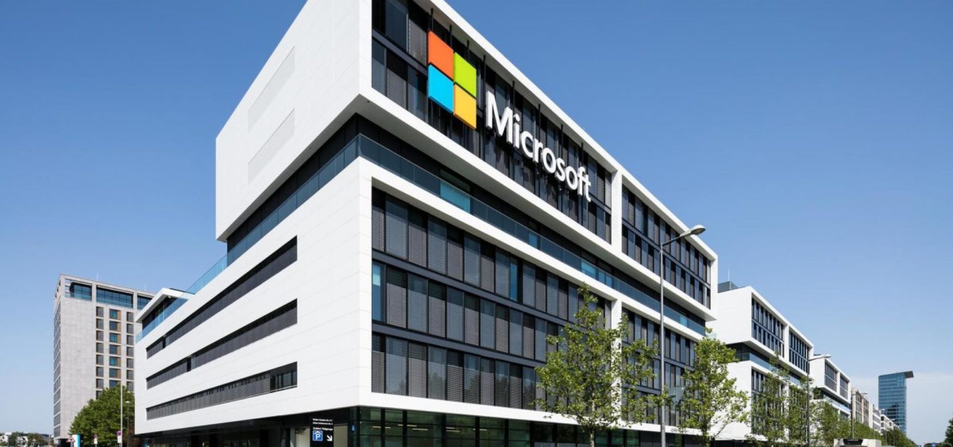 Microsoft Leads the Tech Rally Club