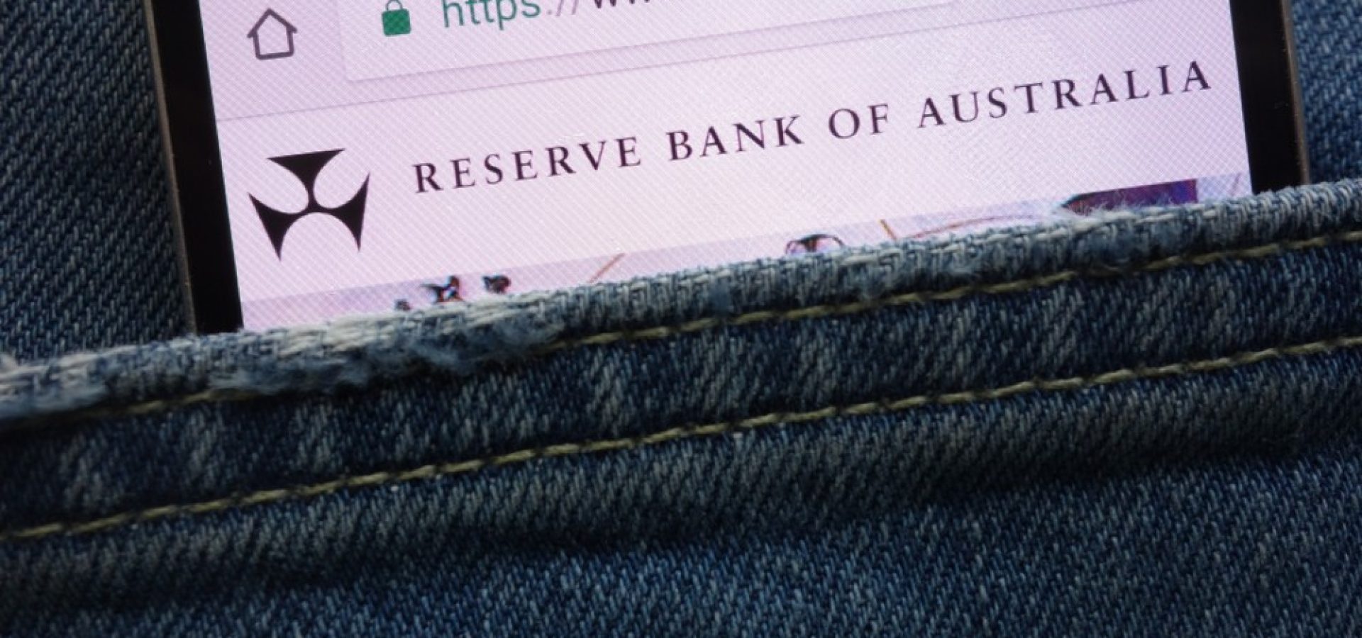Reserve bank of australia (RBA) website on a smartphone